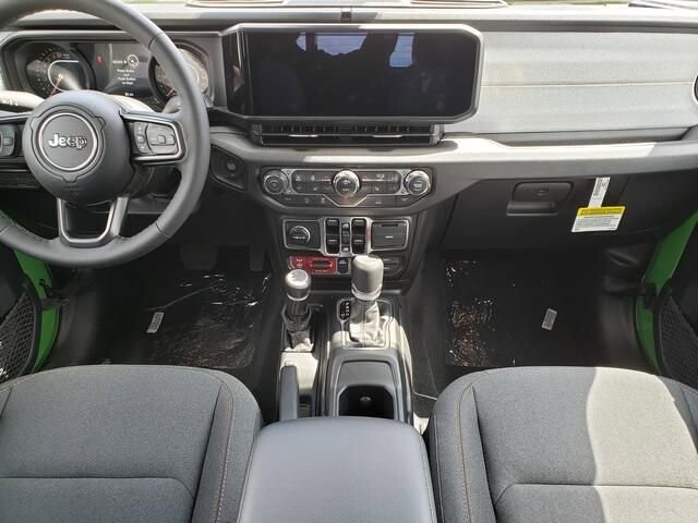 2026 Jeep Gladiator in Bedford, OH 44146 - 18133168 8