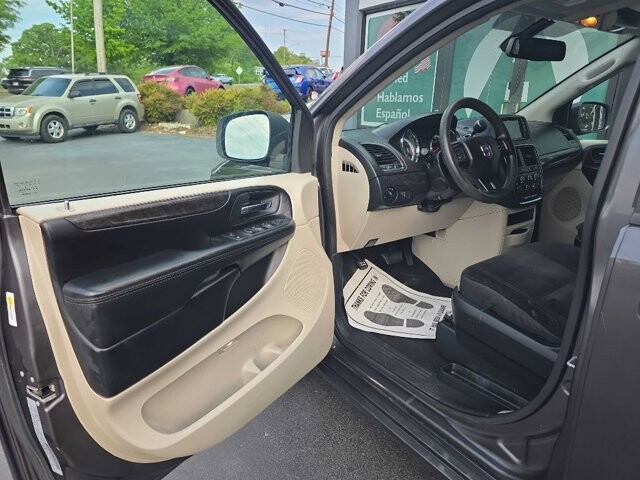 2019 Dodge Grand Caravan in Knoxville, TN 37912 - 18133170 9