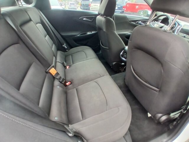 2019 Chevrolet Malibu in Knoxville, TN 37912 - 18133174 8