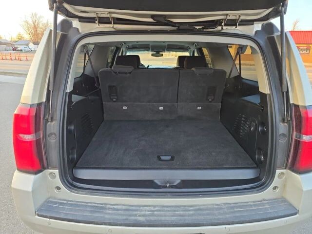 2017 Chevrolet Suburban in Wadena, MN 56482 - 18133186 8