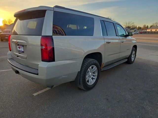 2017 Chevrolet Suburban in Wadena, MN 56482 - 18133186 12