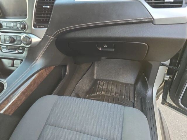 2017 Chevrolet Suburban in Wadena, MN 56482 - 18133186 23