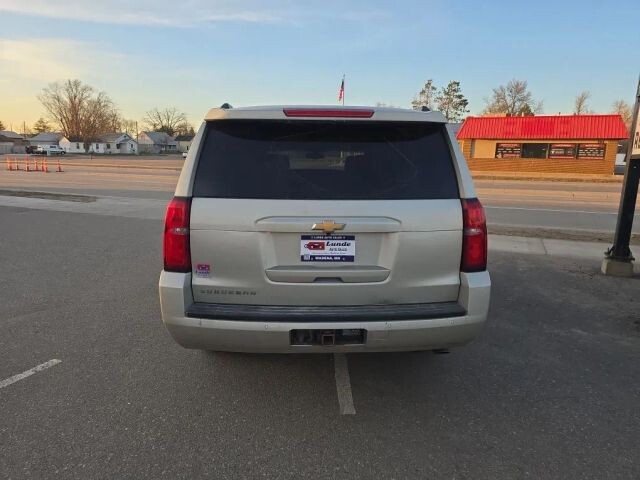 2017 Chevrolet Suburban in Wadena, MN 56482 - 18133186 4