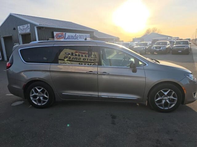 2018 Chrysler Pacifica in Wadena, MN 56482 - 18133187 20