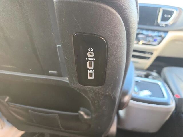 2018 Chrysler Pacifica in Wadena, MN 56482 - 18133187 33