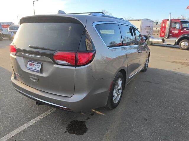2018 Chrysler Pacifica in Wadena, MN 56482 - 18133187 15