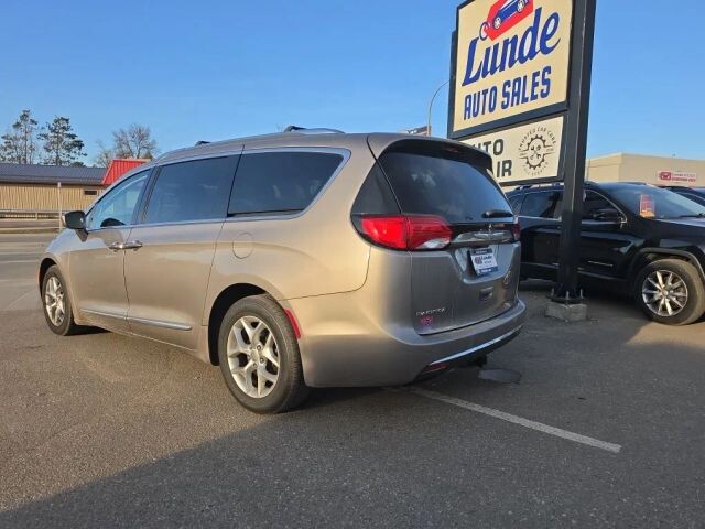 2018 Chrysler Pacifica in Wadena, MN 56482 - 18133187 12