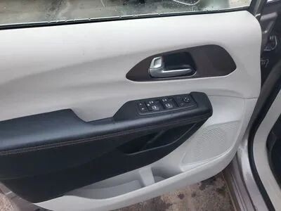 2018 Chrysler Pacifica in Wadena, MN 56482 - 18133187 7