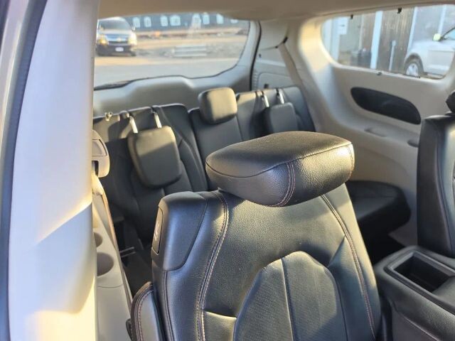 2018 Chrysler Pacifica in Wadena, MN 56482 - 18133187 27