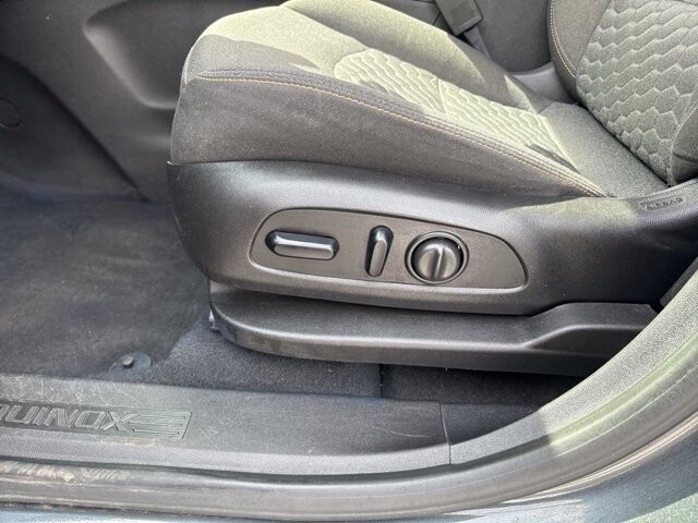 2018 Chevrolet Equinox in Marysville, OH 43040 - 18133201 17