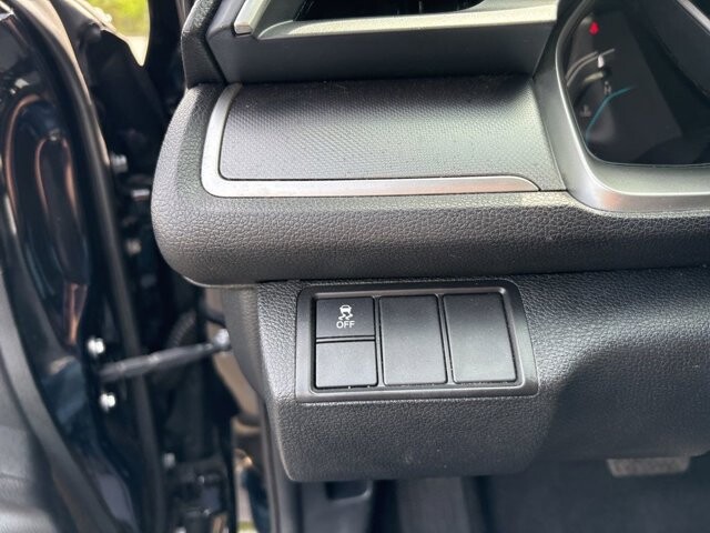 2018 Honda Civic in Marysville, OH 43040 - 18133203 16