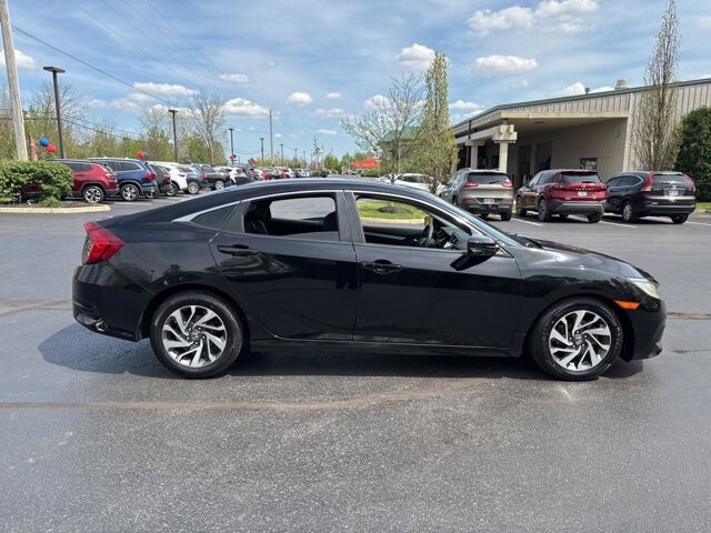 2018 Honda Civic in Marysville, OH 43040 - 18133203 9