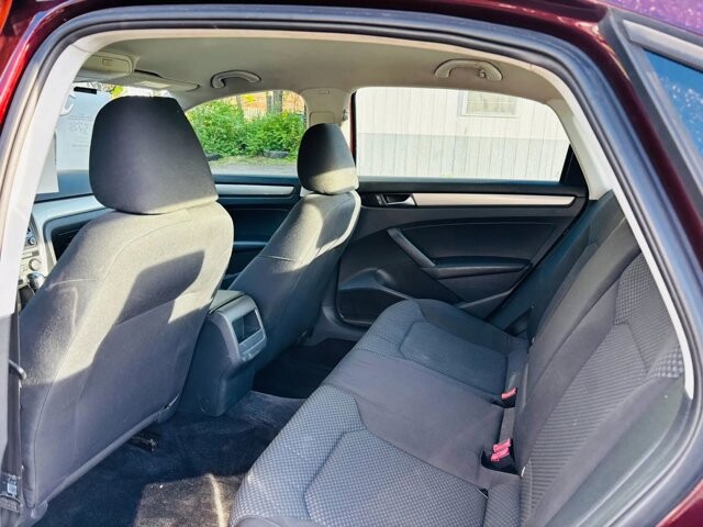 2013 Volkswagen Passat in Harrisonburg, VA 22801 - 18133204 7