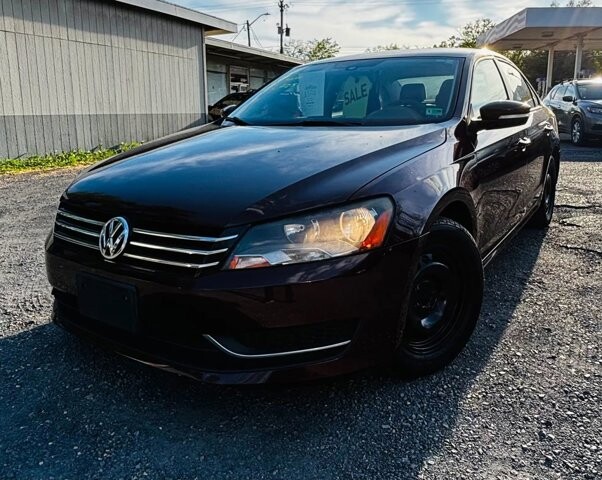 2013 Volkswagen Passat in Harrisonburg, VA 22801 - 18133204