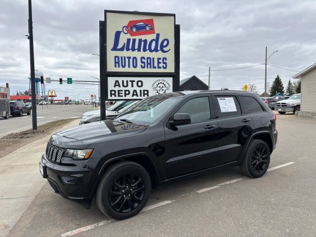 2018 Jeep Grand Cherokee in Wadena, MN 56482 - 18133209