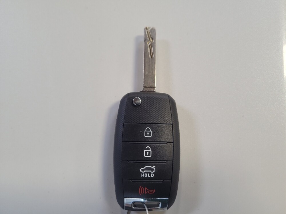 2018 Kia Optima in Montclair, CA 91763 - 18133215 32