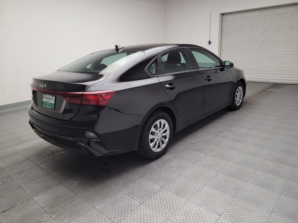 2024 Kia Forte in Montclair, CA 91763 - 18133222 9