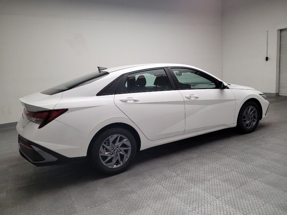 2024 Hyundai Elantra in Downey, CA 90241 - 18133223 10