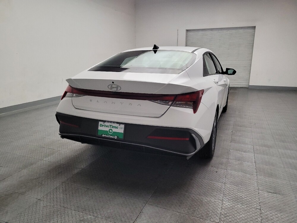 2024 Hyundai Elantra in Downey, CA 90241 - 18133223 7