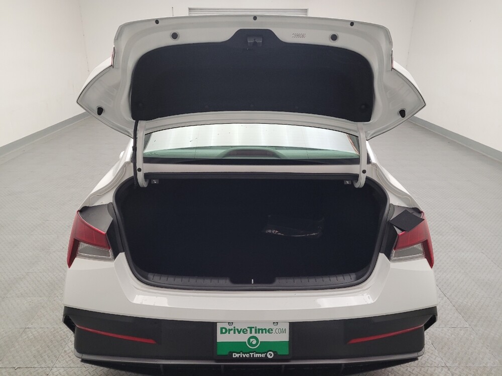 2024 Hyundai Elantra in Downey, CA 90241 - 18133223 29