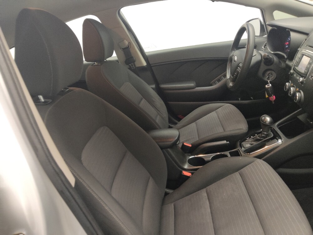 2017 Kia Forte in Conyers, GA 30094 - 18133245 21