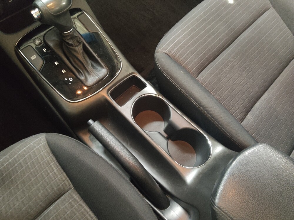 2017 Kia Forte in Conyers, GA 30094 - 18133245 26