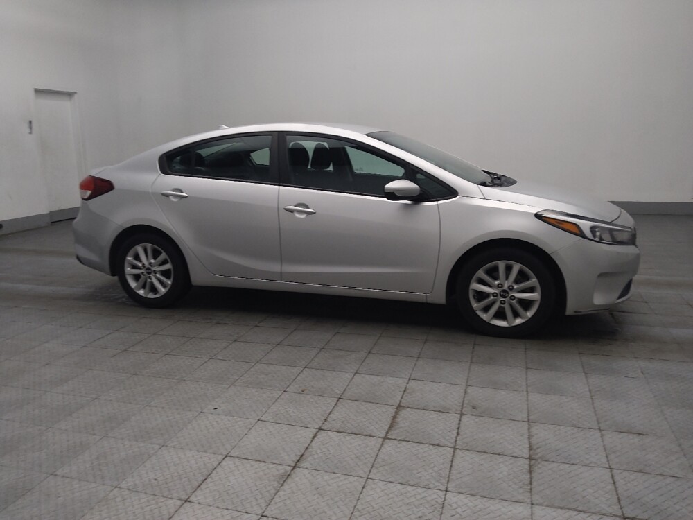 2017 Kia Forte in Conyers, GA 30094 - 18133245 11