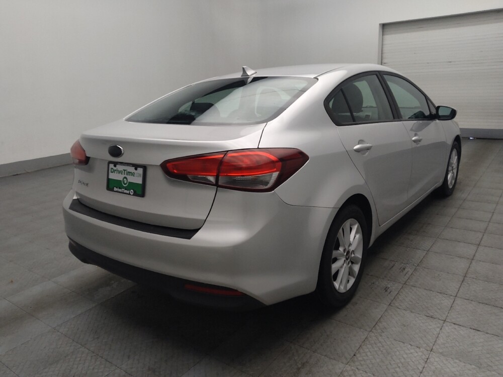 2017 Kia Forte in Conyers, GA 30094 - 18133245 9