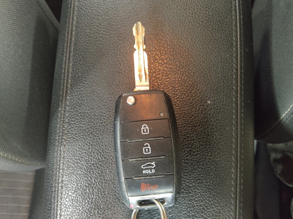 2017 Kia Forte in Conyers, GA 30094 - 18133245 32