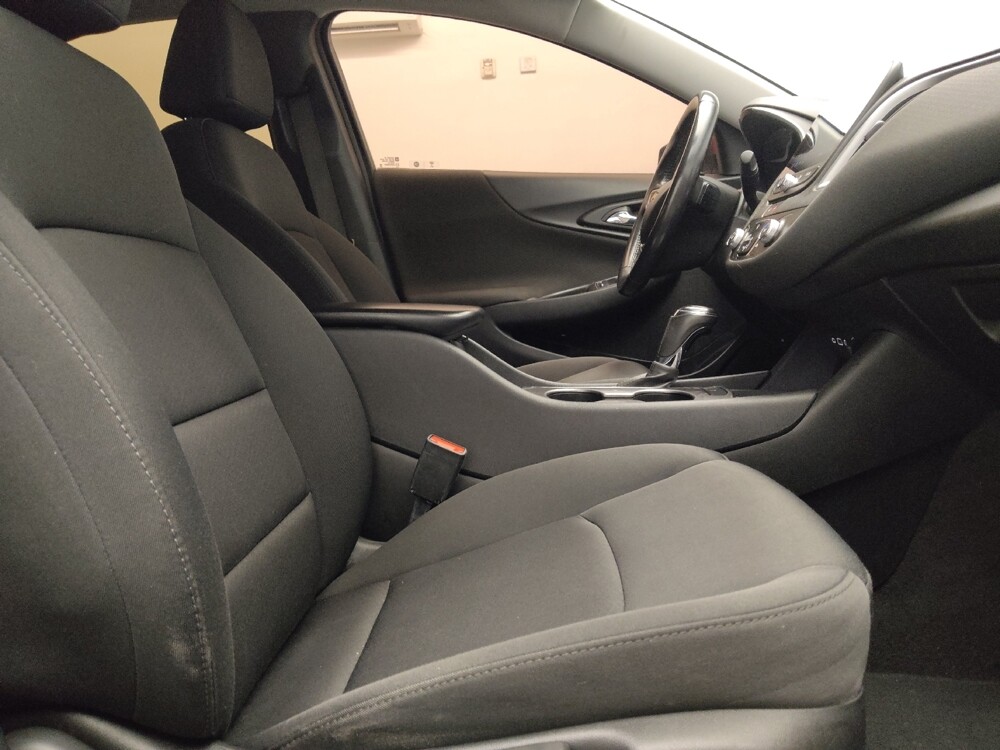2020 Chevrolet Malibu in Plano, TX 75074 - 18133261 21