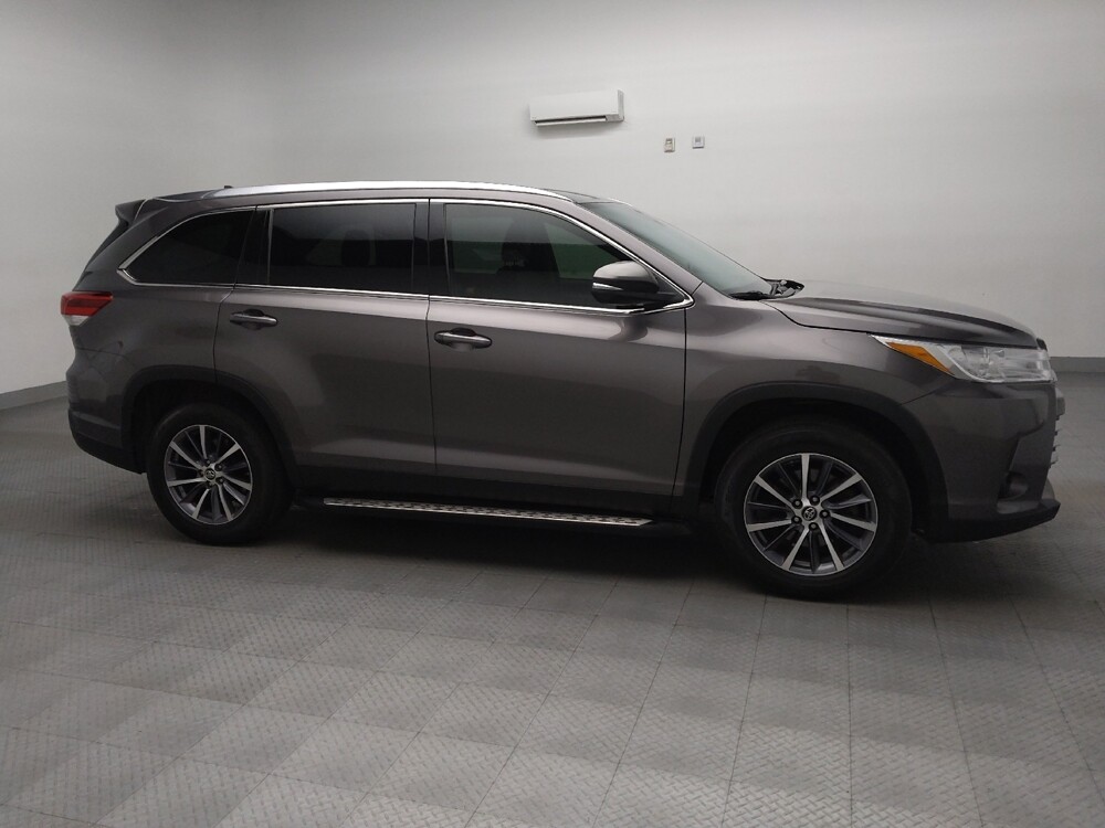 2019 Toyota Highlander in Plano, TX 75074 - 18133278 11