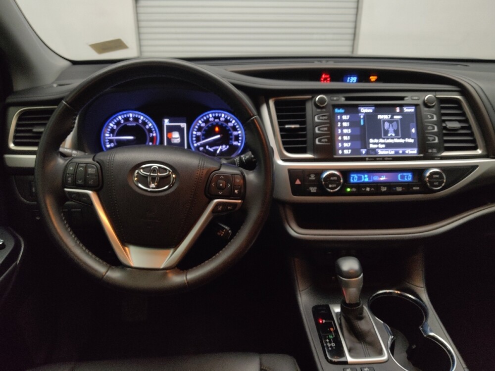 2019 Toyota Highlander in Plano, TX 75074 - 18133278 22