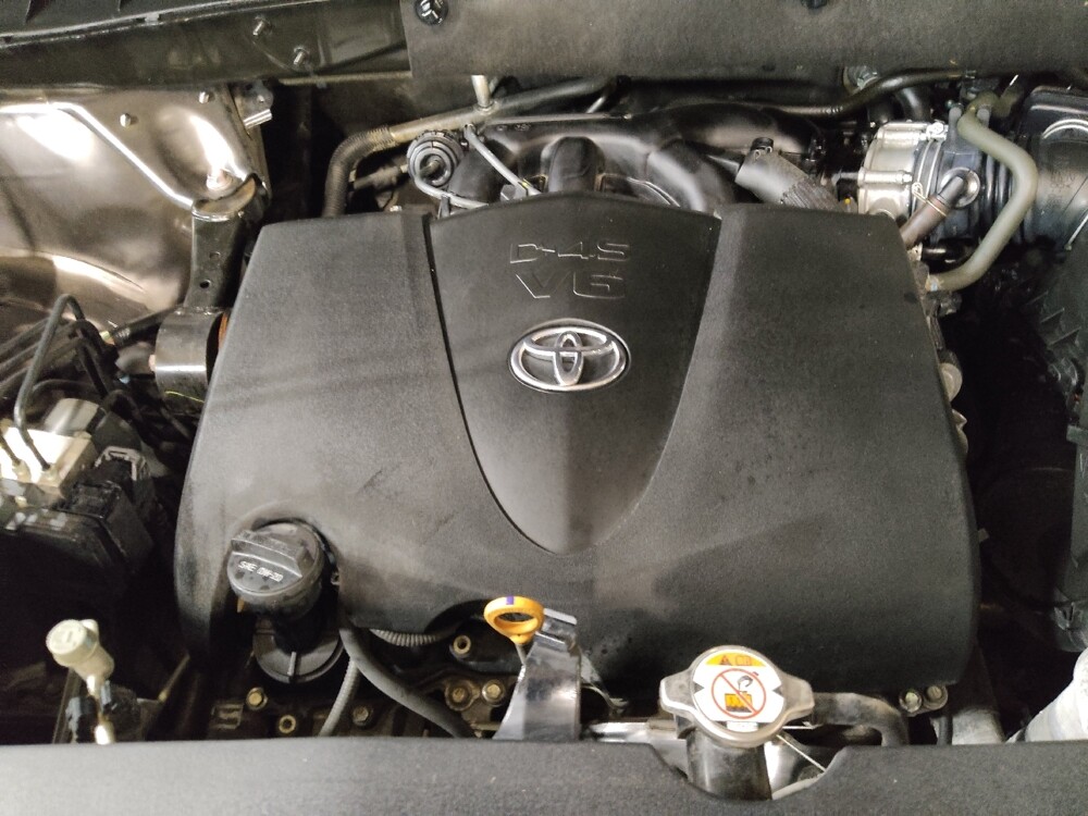 2019 Toyota Highlander in Plano, TX 75074 - 18133278 30