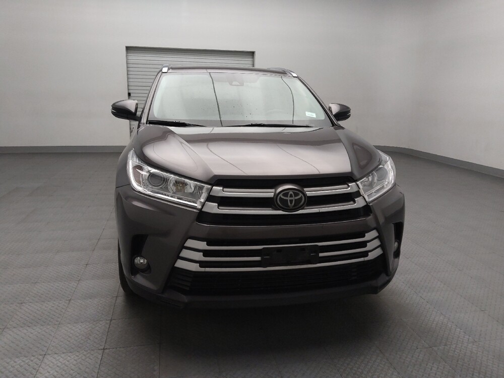 2019 Toyota Highlander in Plano, TX 75074 - 18133278 14
