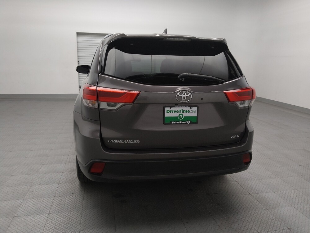 2019 Toyota Highlander in Plano, TX 75074 - 18133278 6