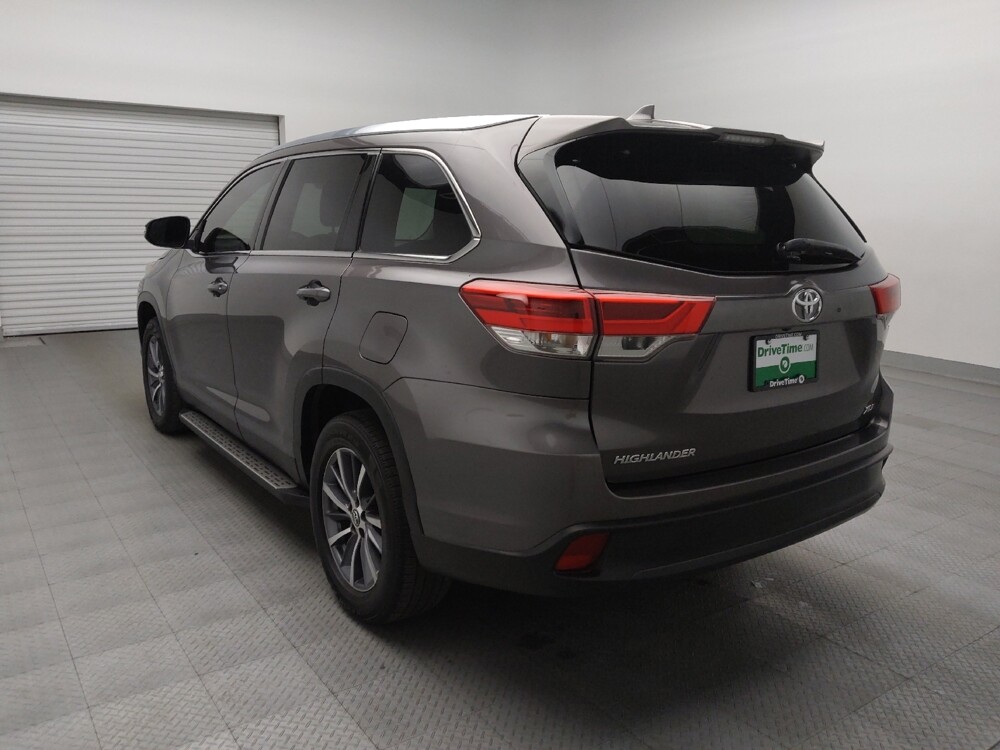 2019 Toyota Highlander in Plano, TX 75074 - 18133278 5