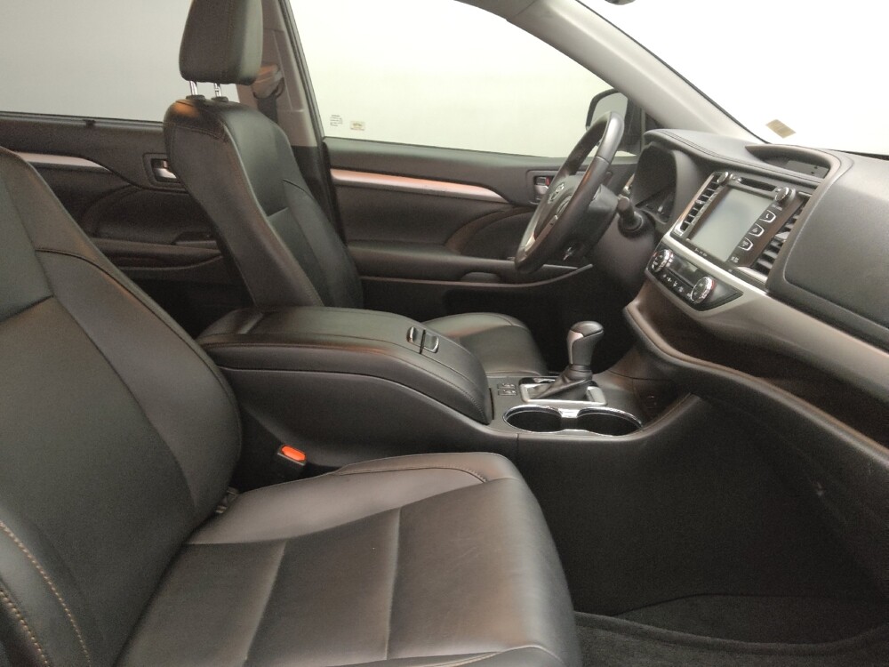 2019 Toyota Highlander in Plano, TX 75074 - 18133278 21