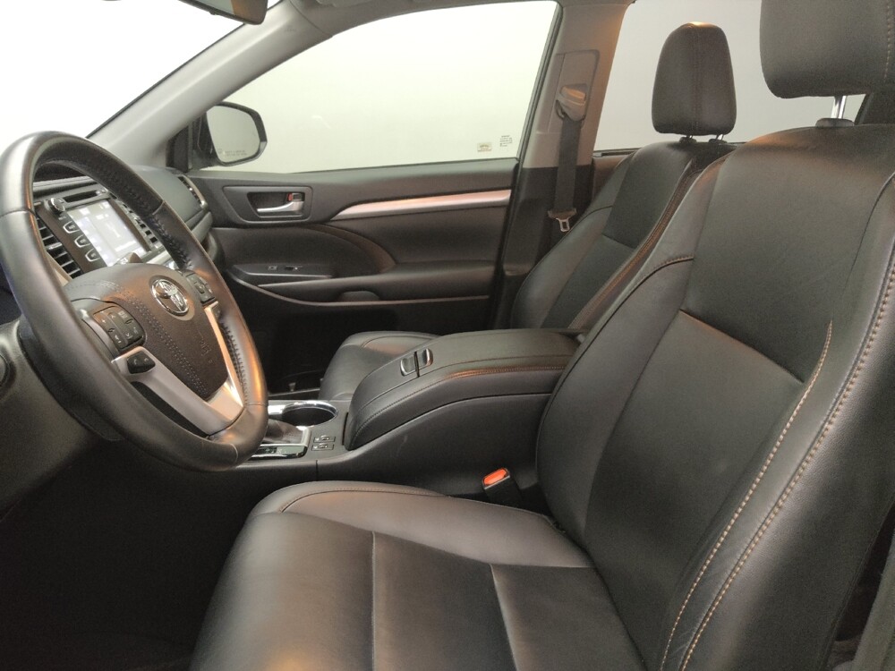 2019 Toyota Highlander in Plano, TX 75074 - 18133278 17