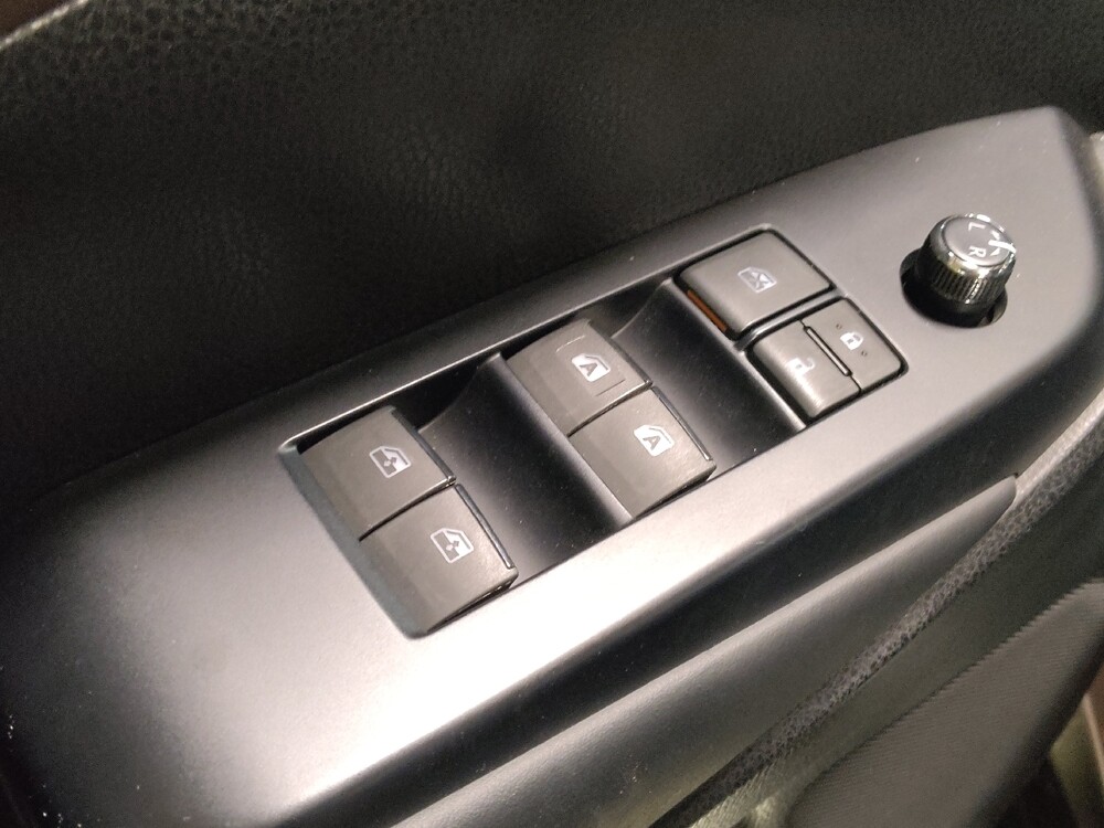 2019 Toyota Highlander in Plano, TX 75074 - 18133278 27