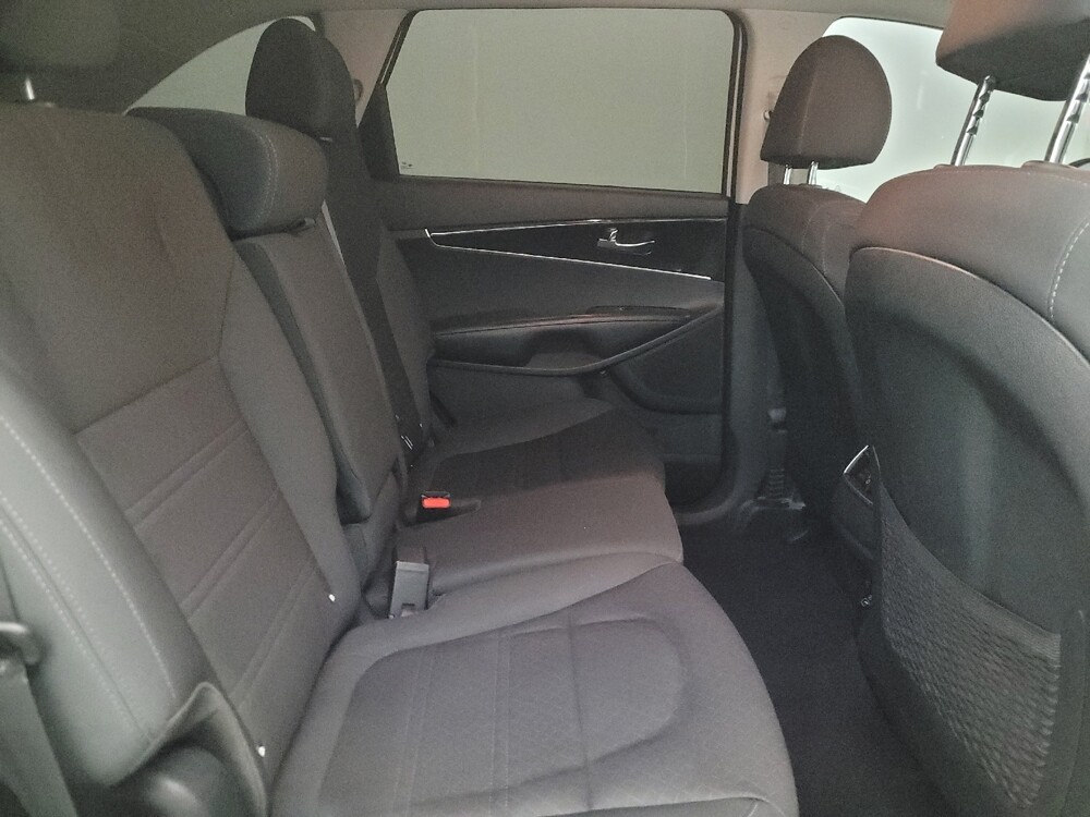 2020 Kia Sorento in Glendale, AZ 85301 - 18133289 19