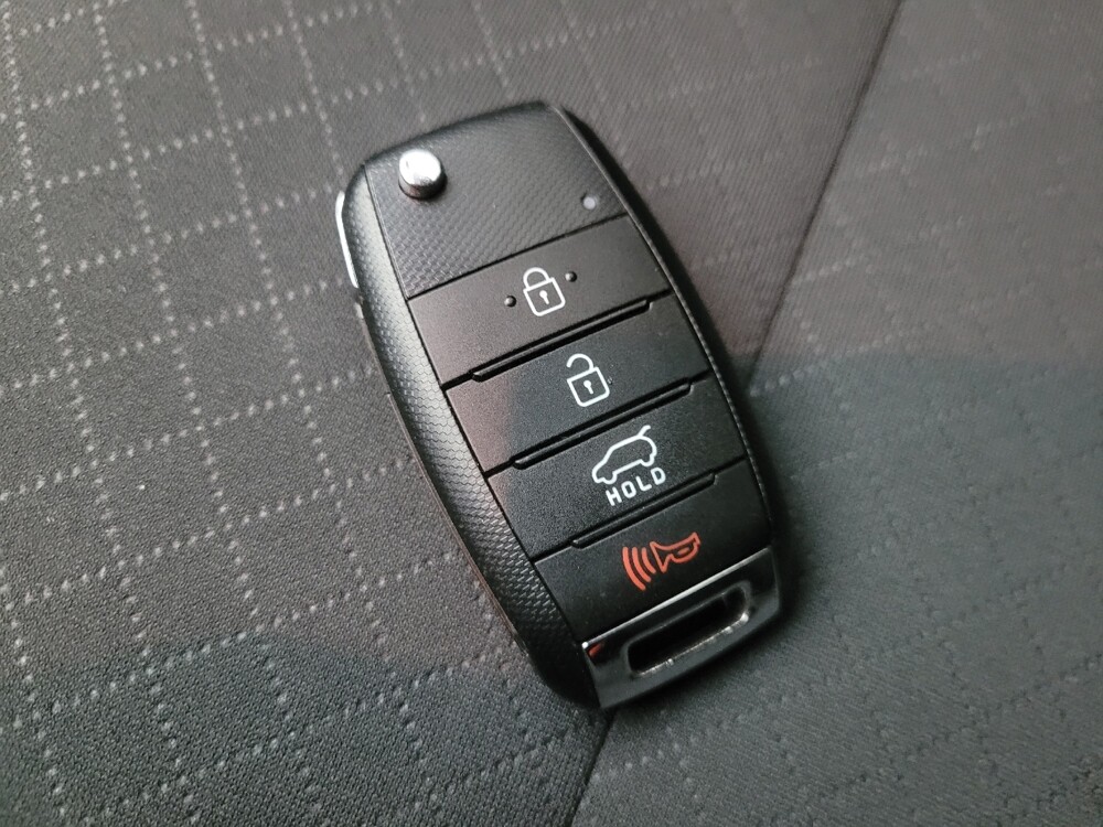 2020 Kia Sorento in Glendale, AZ 85301 - 18133289 32