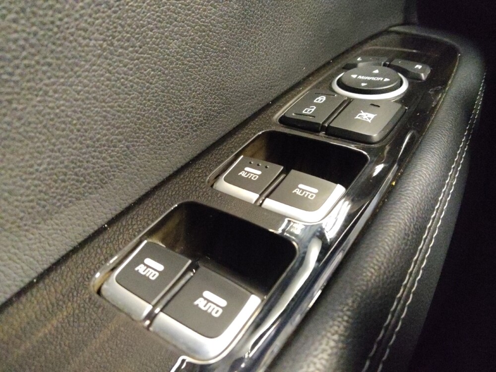 2020 Kia Sorento in Glendale, AZ 85301 - 18133289 27