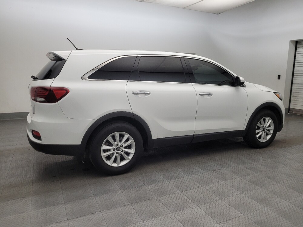 2020 Kia Sorento in Glendale, AZ 85301 - 18133289 10