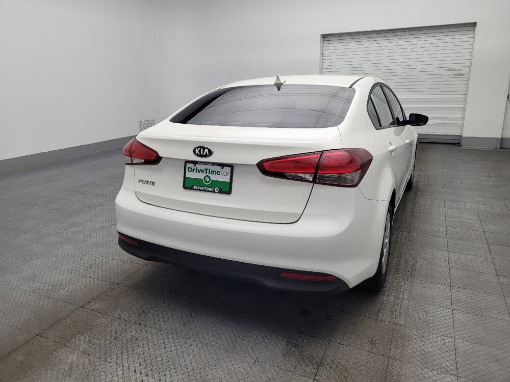 2017 Kia Forte in Savannah, GA 31419 - 18133301 7