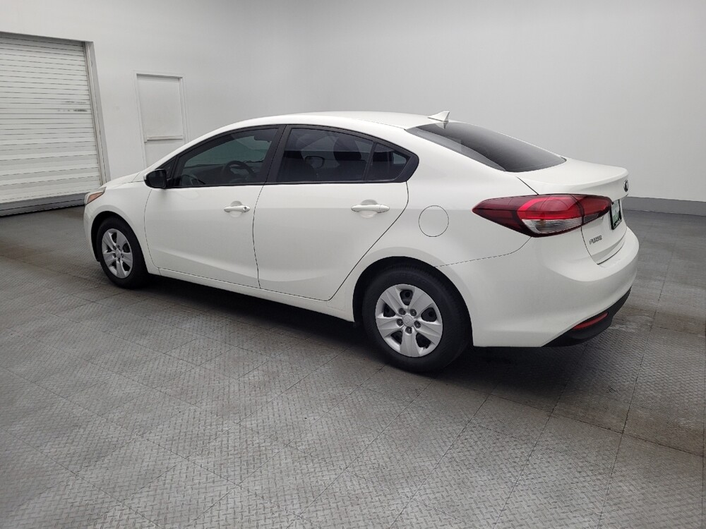 2017 Kia Forte in Savannah, GA 31419 - 18133301 3