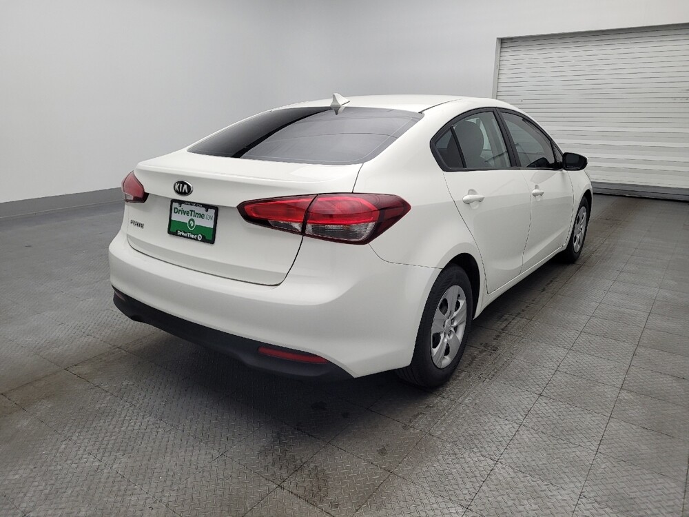 2017 Kia Forte in Savannah, GA 31419 - 18133301 9