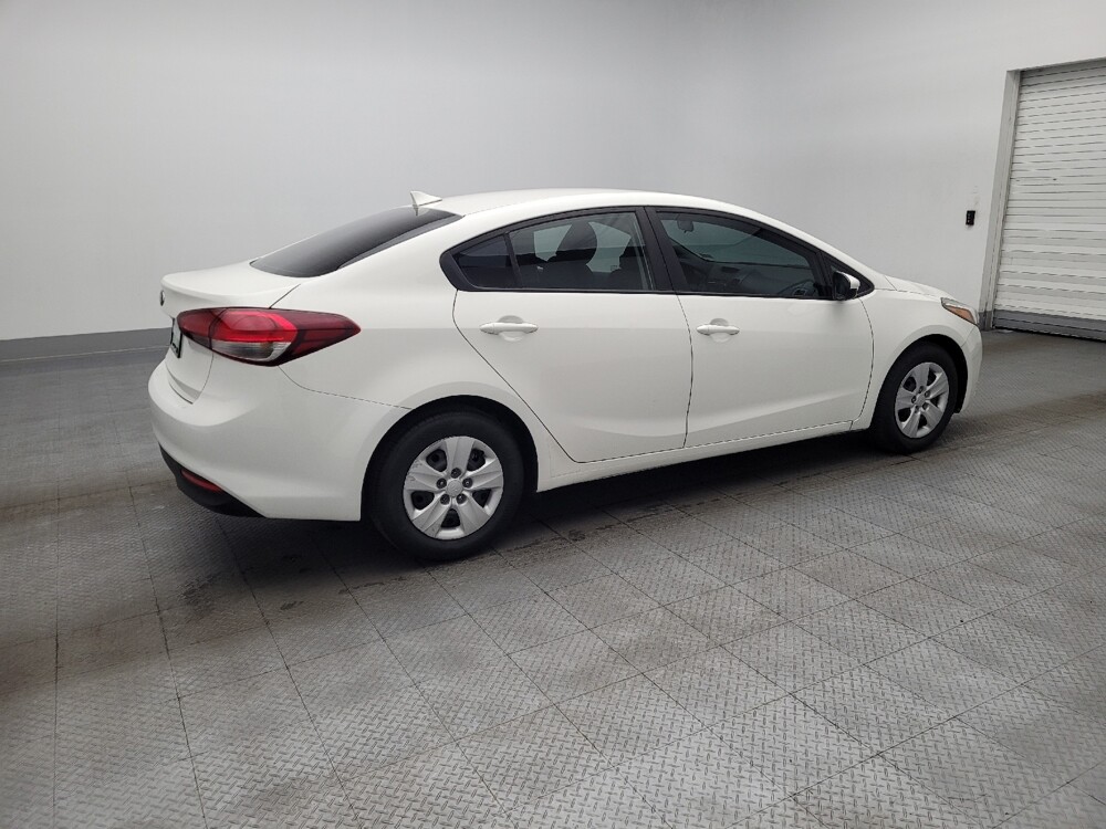 2017 Kia Forte in Savannah, GA 31419 - 18133301 10