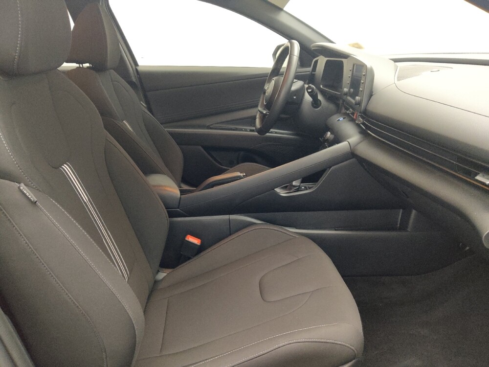 2025 Hyundai Elantra in Wilmington, NC 28405 - 18133312 21