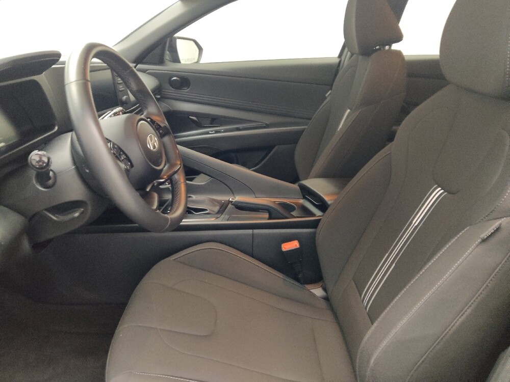2025 Hyundai Elantra in Wilmington, NC 28405 - 18133312 17