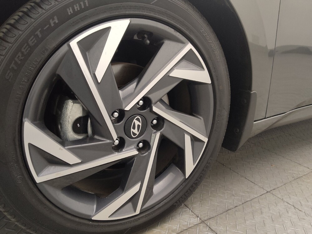 2025 Hyundai Elantra in Wilmington, NC 28405 - 18133312 31